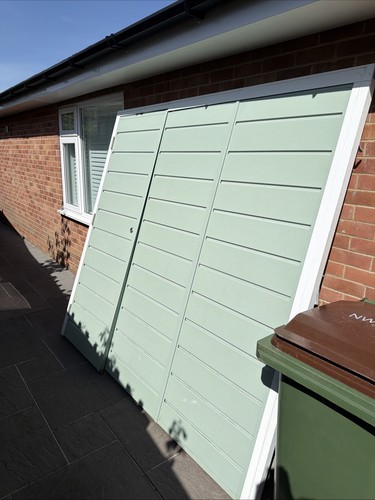 Bifold green garage - green,